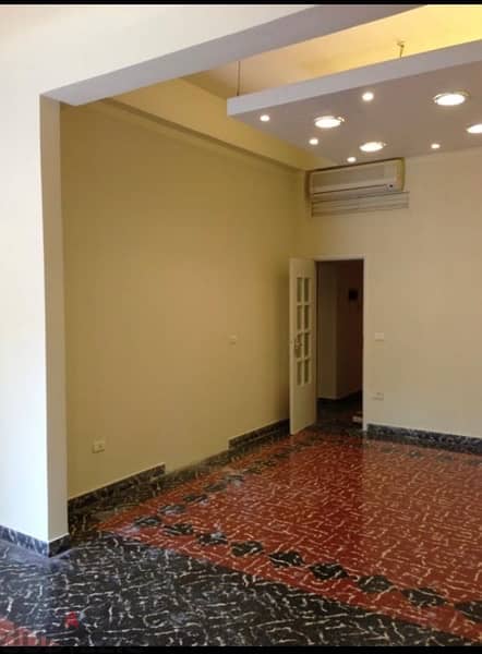 1230m 5floors Building, 8 Apartments & 4 Shops Sodeco Monot Beirut thumbnail 3