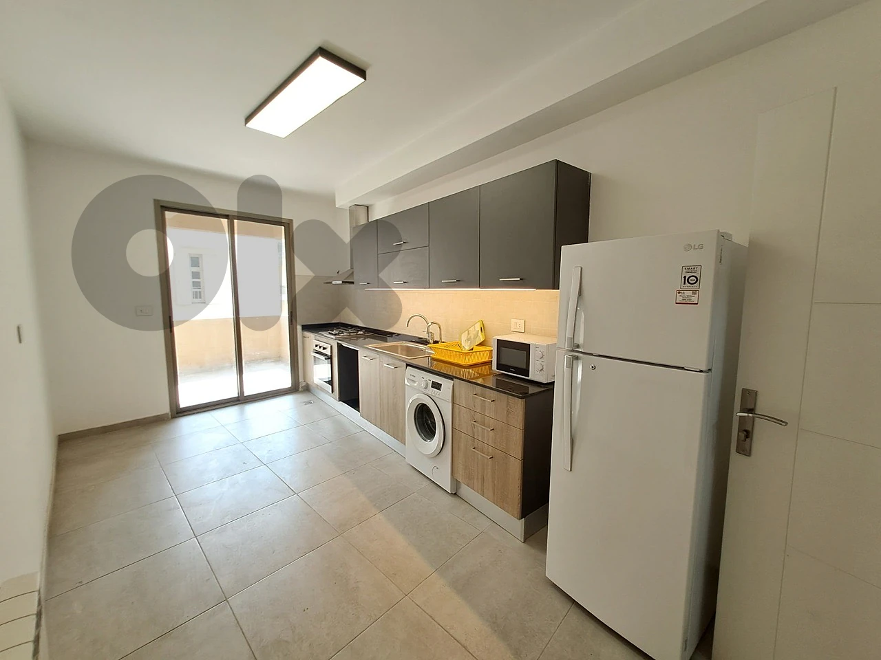 170m 3Bedroom renovated furnished achrafieh siofi garden beirut thumbnail 2