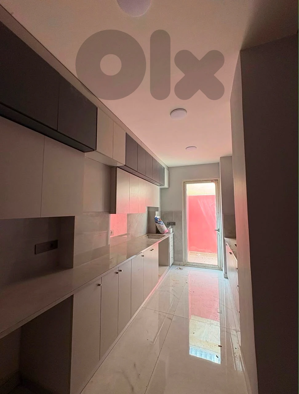 Ground floor 150m 3Bedroom+ Terrace 60m Achrafieh Chahroury Beirut. thumbnail 9