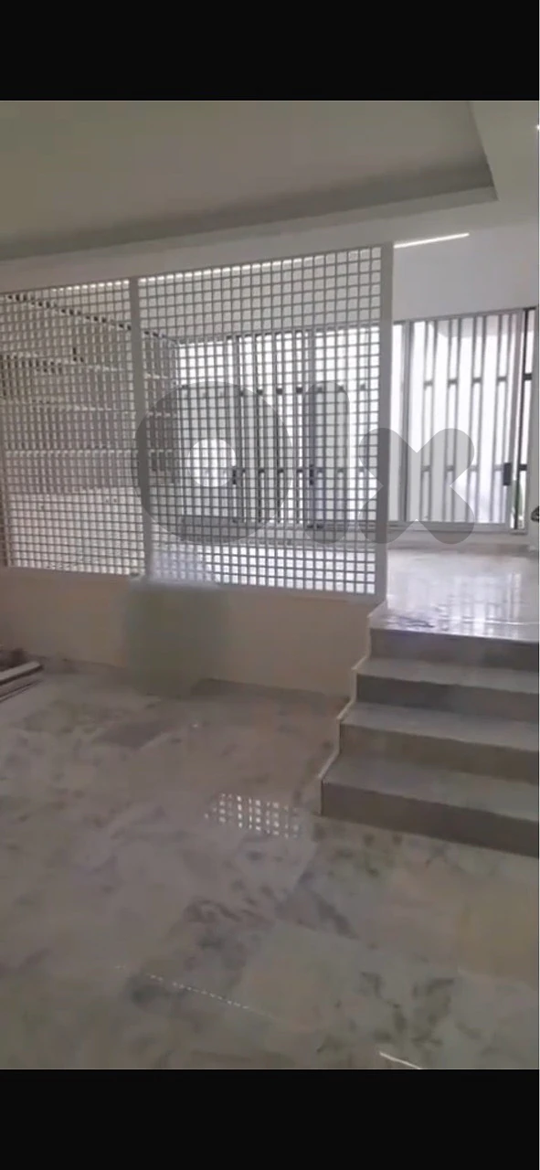 115m 4Rooms 1st floor commercial office showroom Cola Mazraa Beirut thumbnail 4