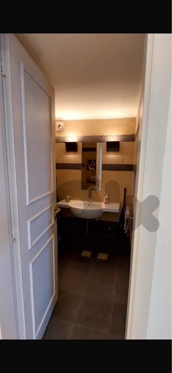 Seaview 400m 4Bedroom Manara Rawshe Beirut + Parking thumbnail 9