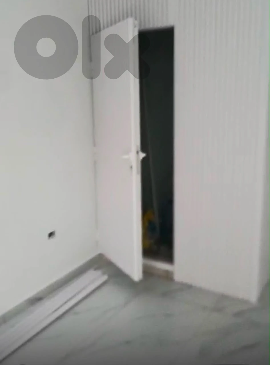 20m 4mx5m one facade shop rent achrafieh fassouh towards Siofi Sehnawi thumbnail 2