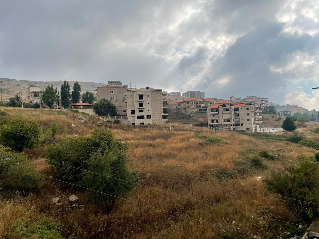 1000m Land zone E 15/35 residential 3 floors souk ghareb vs kaifoun aley