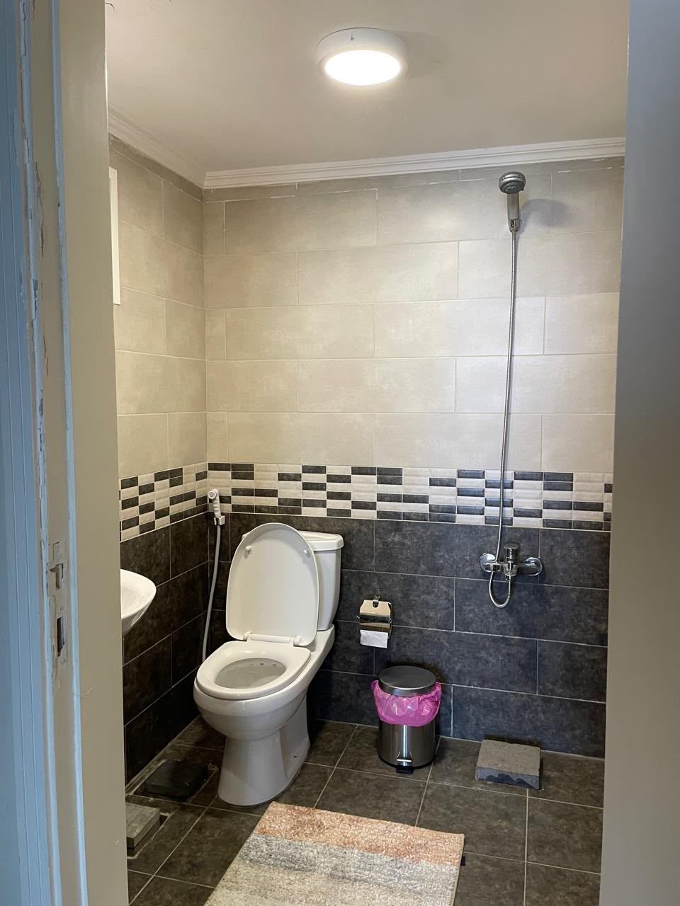 New Building 120m 2Bedroom+ Parking Bhamdoun Village entrance thumbnail 4