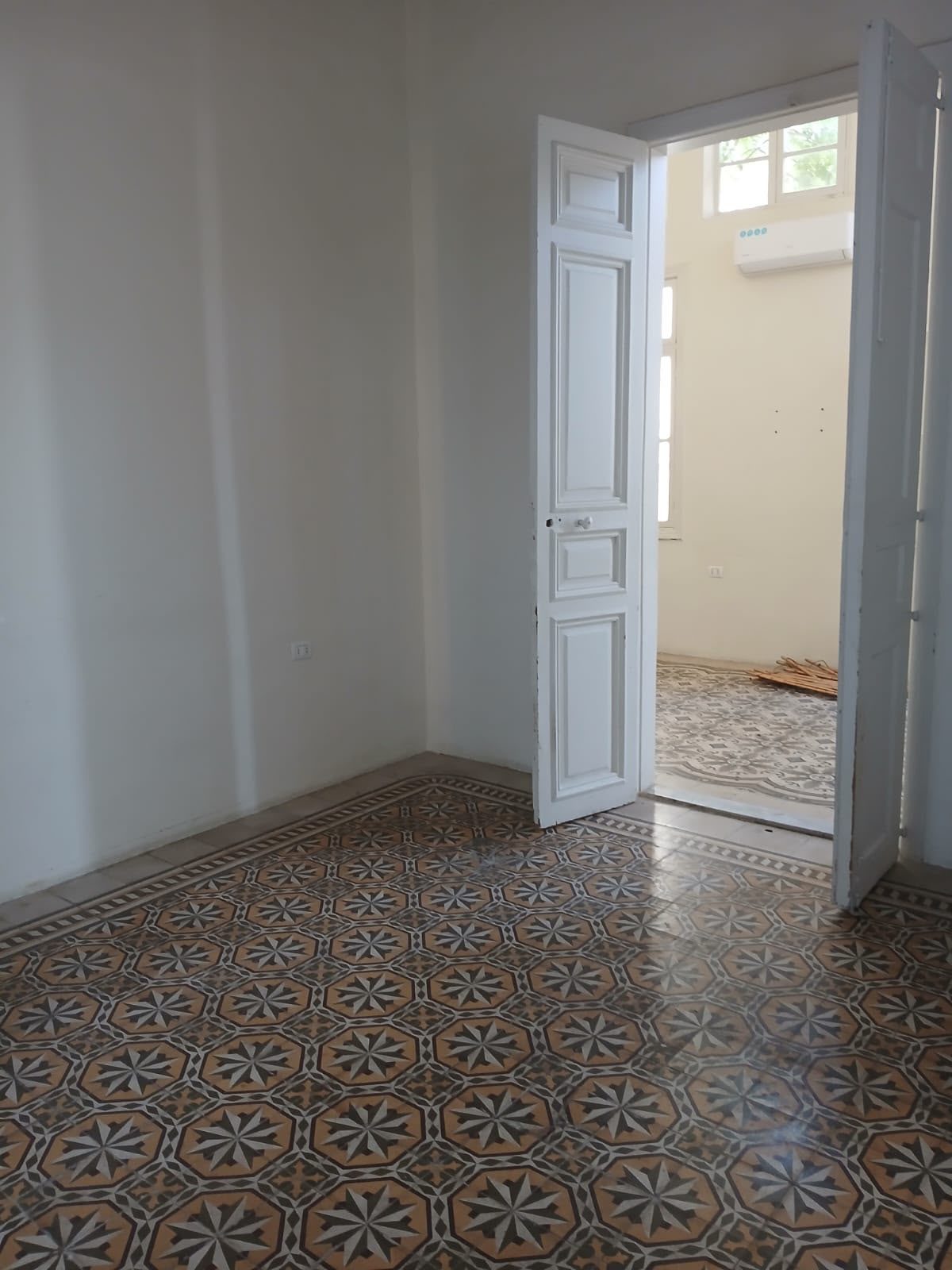 70 meters 3 Rooms high ceiling offices rent mar mkhayel mandaloun beirut thumbnail 2