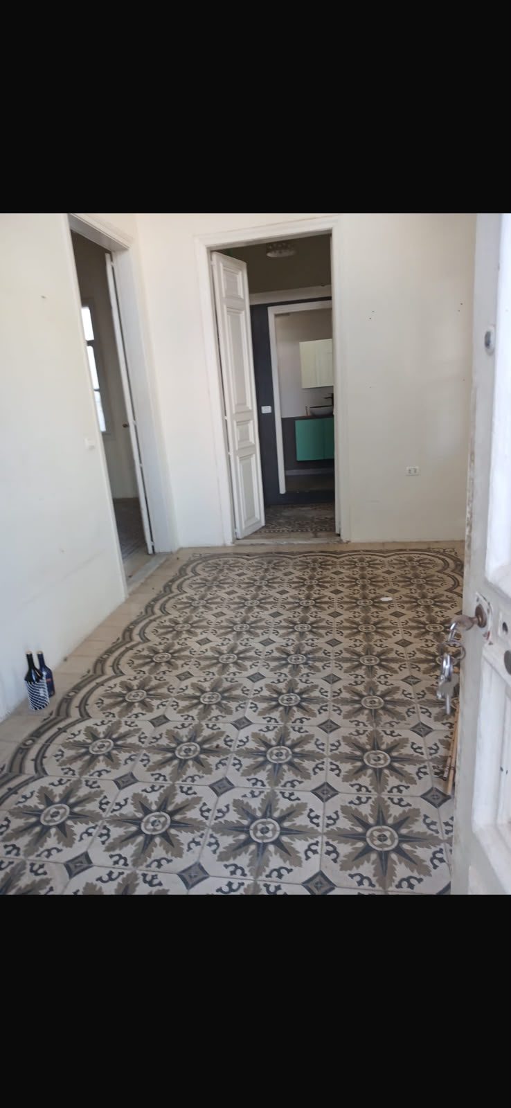 70 meters 3 Rooms high ceiling offices rent mar mkhayel mandaloun beirut