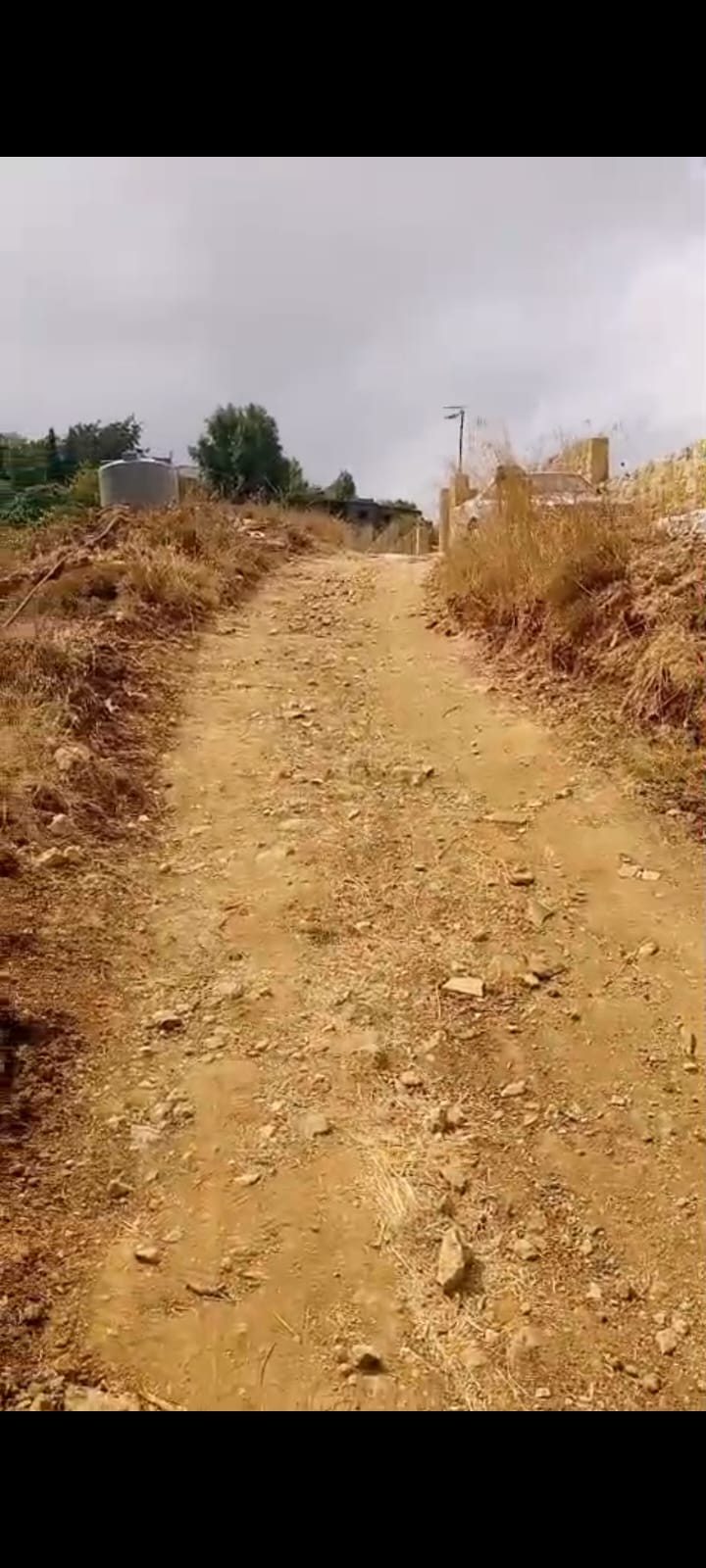 1700 SQM –Four floors residential building zone 30/90- Beautiful Open Mountain Views – Land for Sale in Bhamdoun-Two minutes from Abo Gaby Restaurant Bhamdoun village next to church down 200 meters.