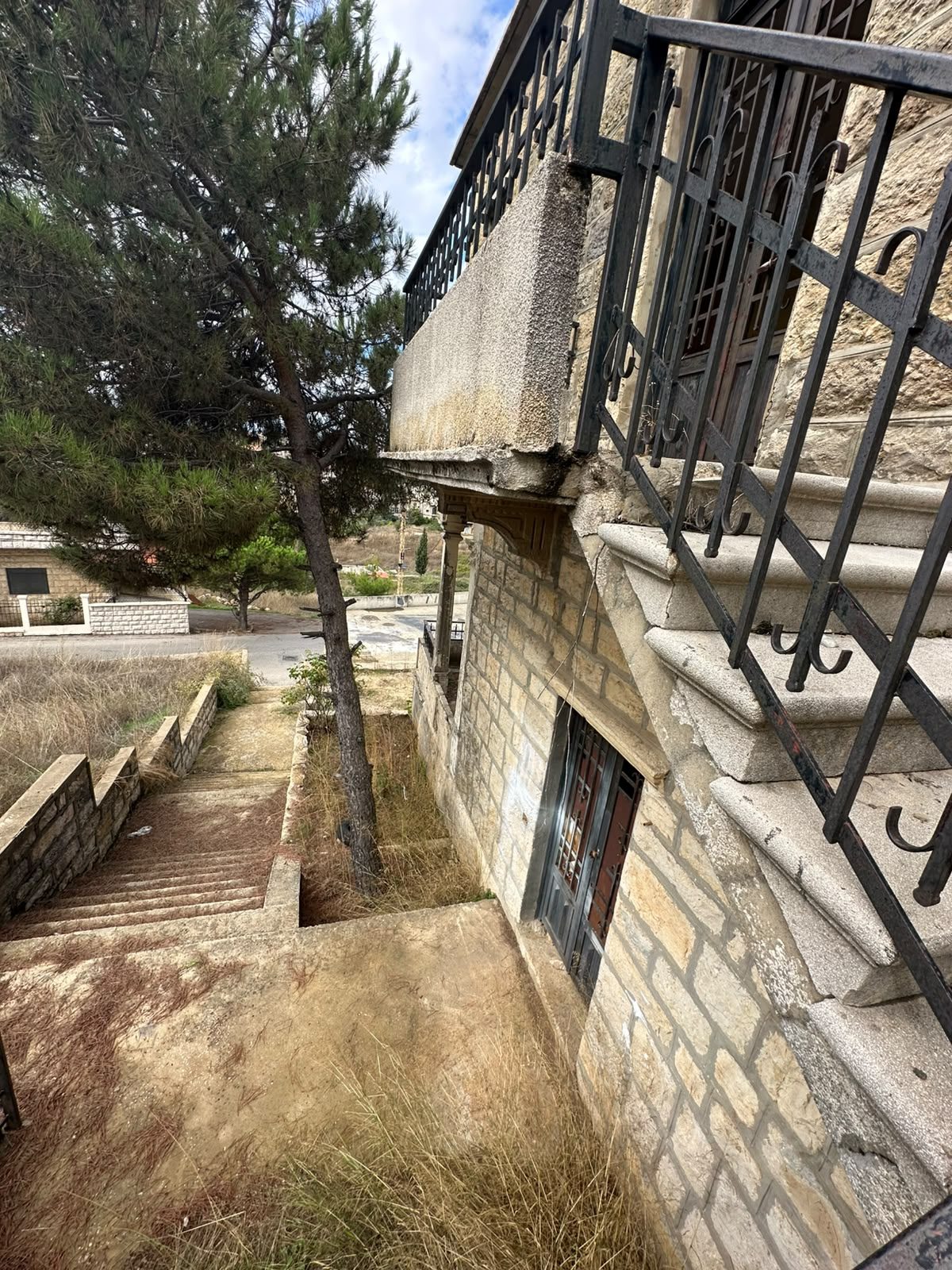 Two floors 300 meters Lebanese Vintage on 530 meters land Bhamdoun Mhatta Jabal thumbnail 6