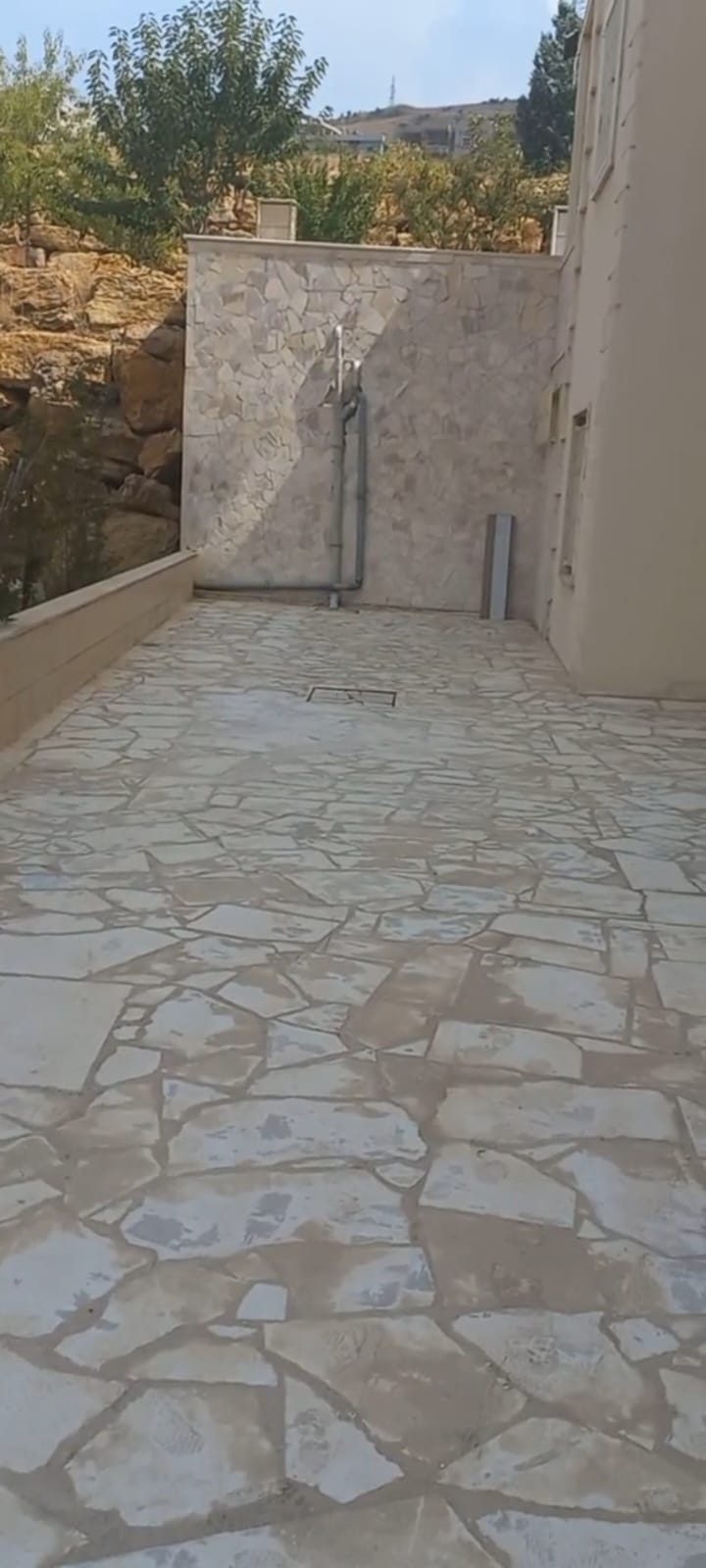 GROUND FLOOR 120 SQM APARTMENT FOR SALE + 65 SQM PRIVATE TERRACE – BDGHAN, SOUFAR, MOUNTAIN, ALEY- 3 MINUTES FROM THE HIGHWAY thumbnail 3