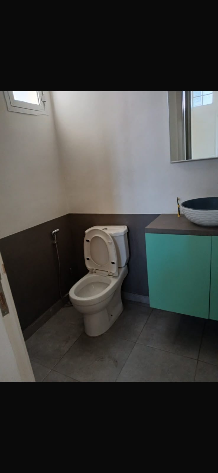 70m 2Bedroom High ceiling rent mar mkhayel mandaloun beirut Armenia street thumbnail 4