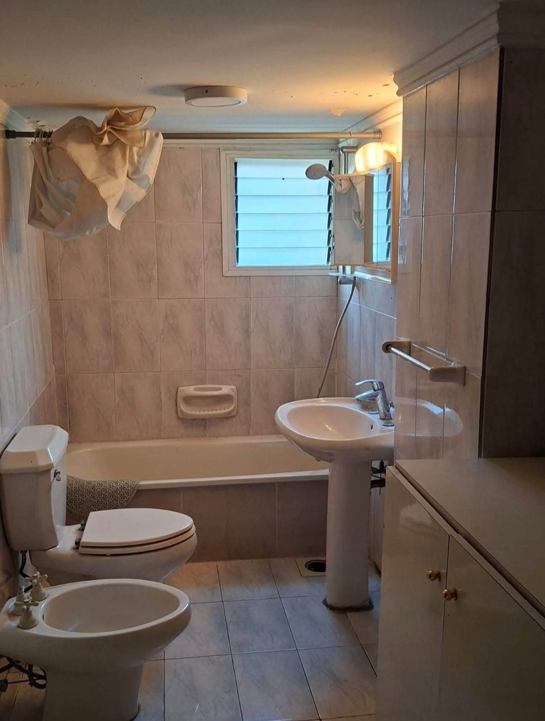 5th floor-200sqm-3bedrooms - No Elevator- Apartment for Sale in Achrafieh – Sassine down towards sayde thumbnail 4